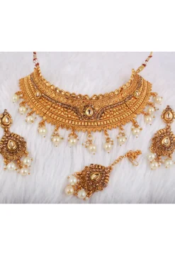 Golden Polished Kundan Choker Necklace Set