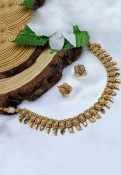 Golden Polished Stone Studded Necklace Set