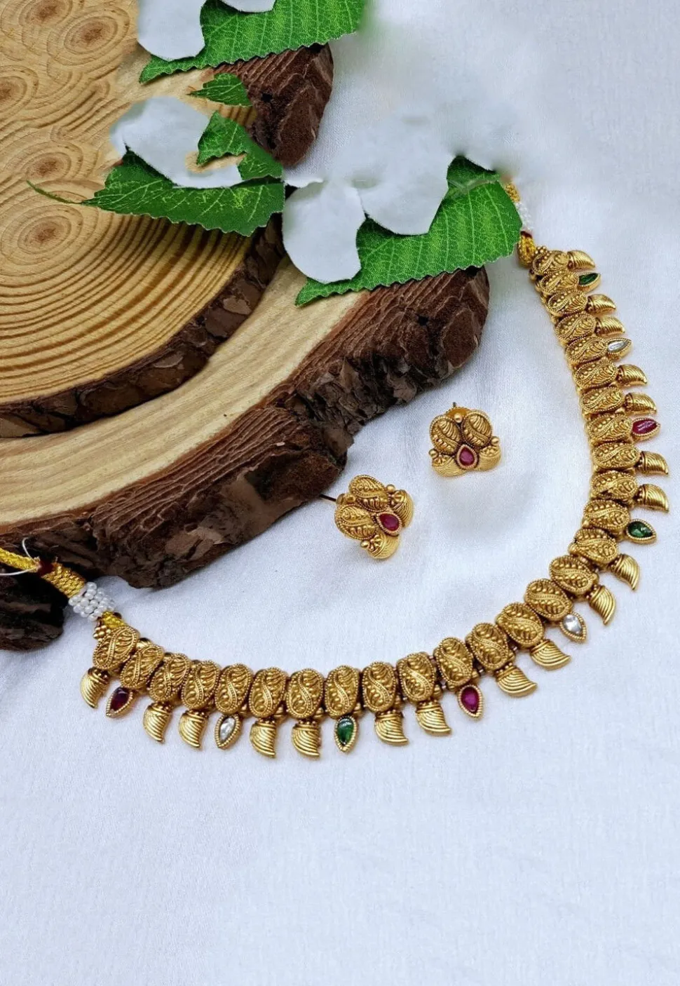 Golden Polished Stone Studded Necklace Set