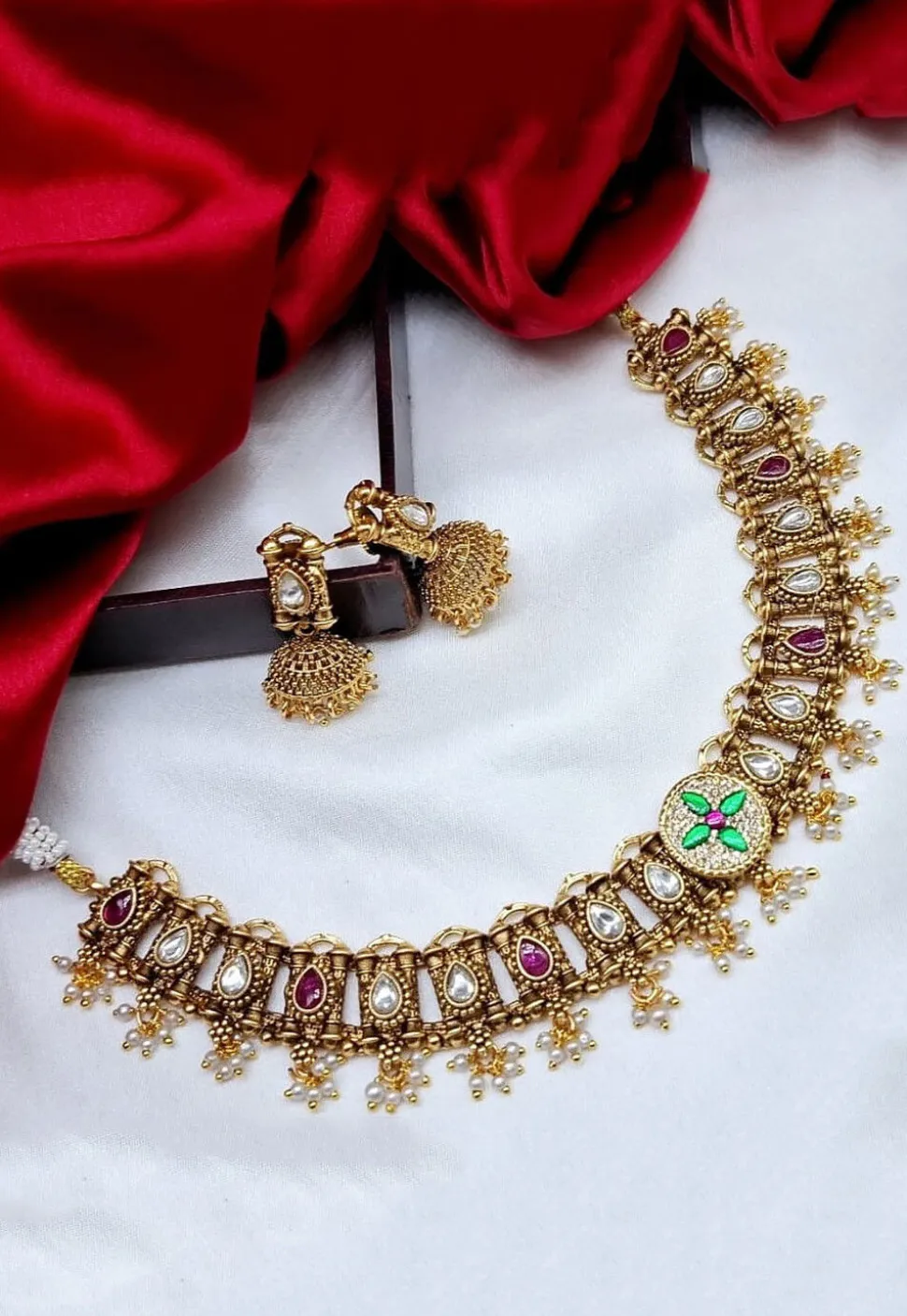 Golden Polished Stone Studded Necklace Set