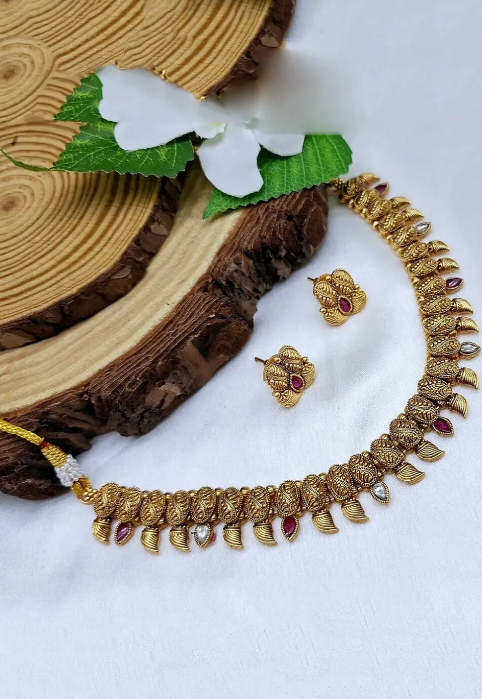 Golden Polished Stone Studded Necklace Set