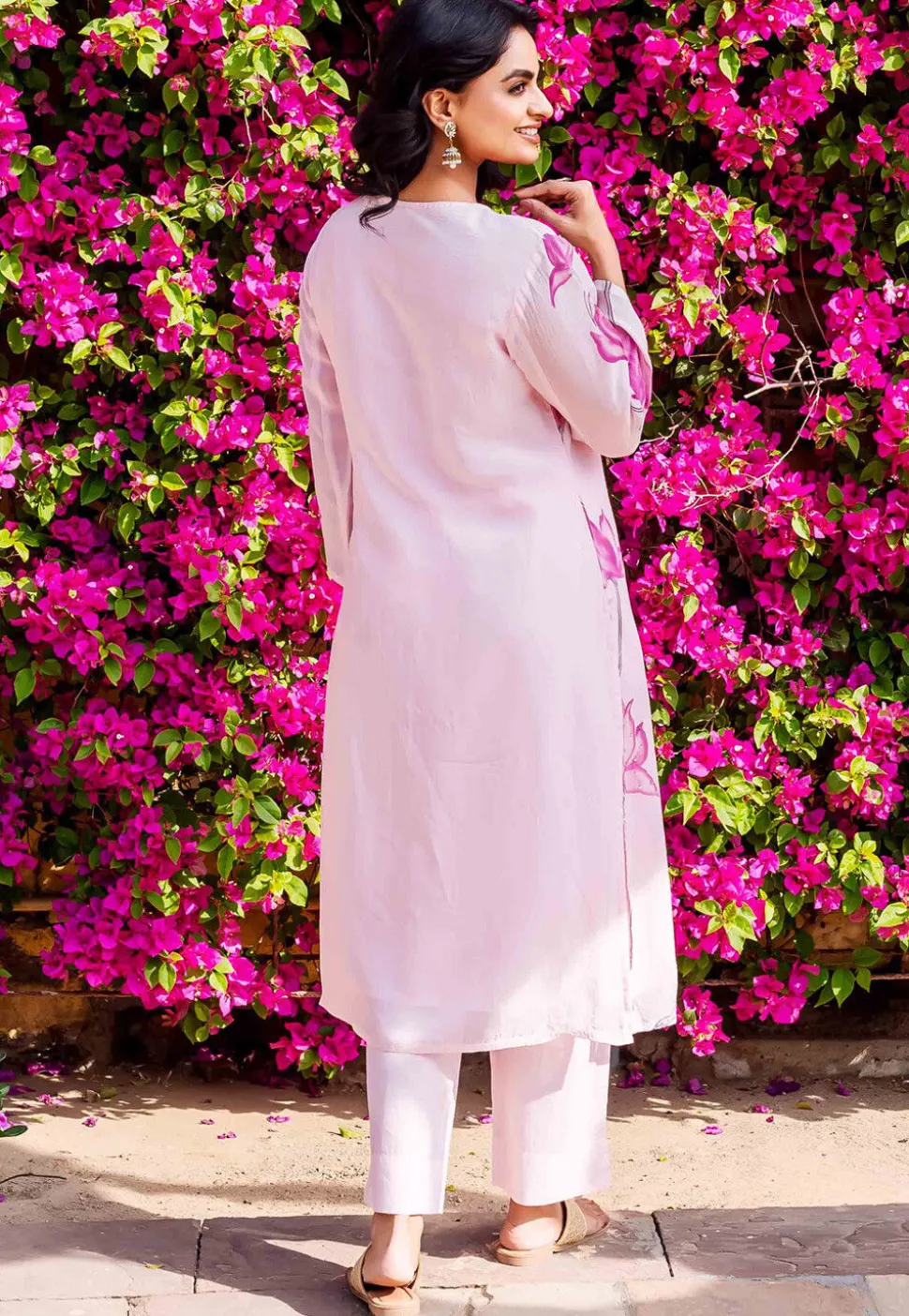 Hand Painted Organza Straight Kurta Set in Baby Pink