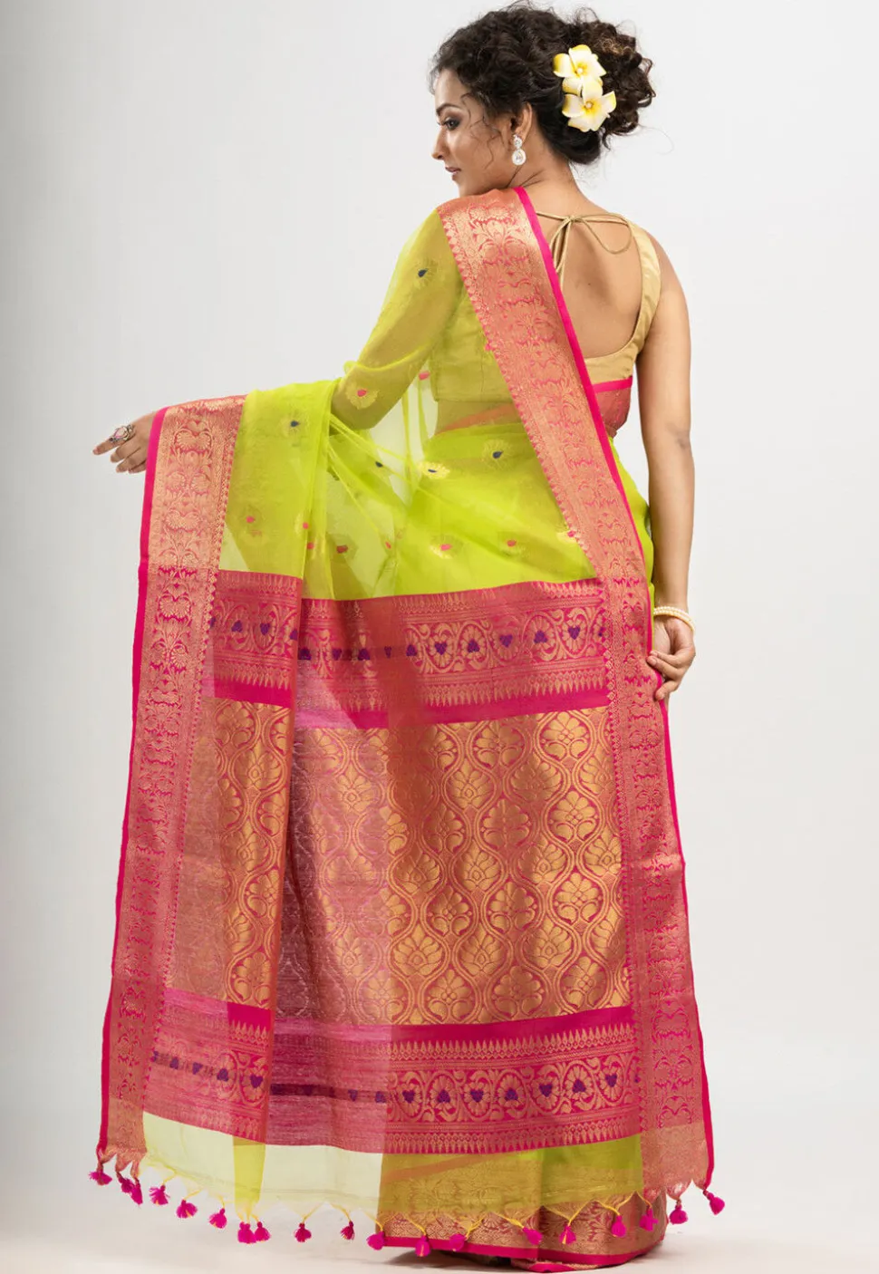 Handloom Art Silk Saree in Green