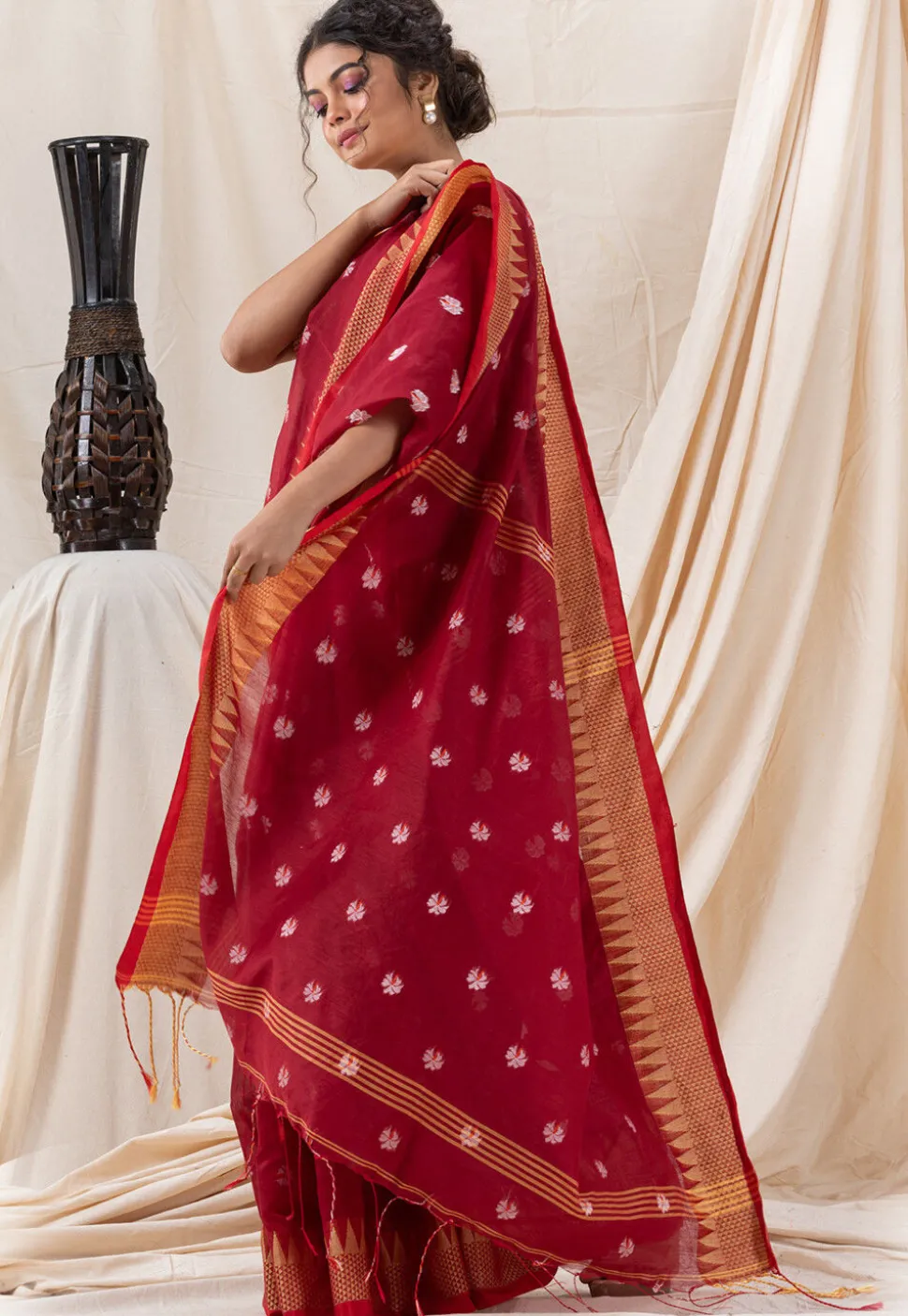 Handloom Cotton Saree in Maroon
