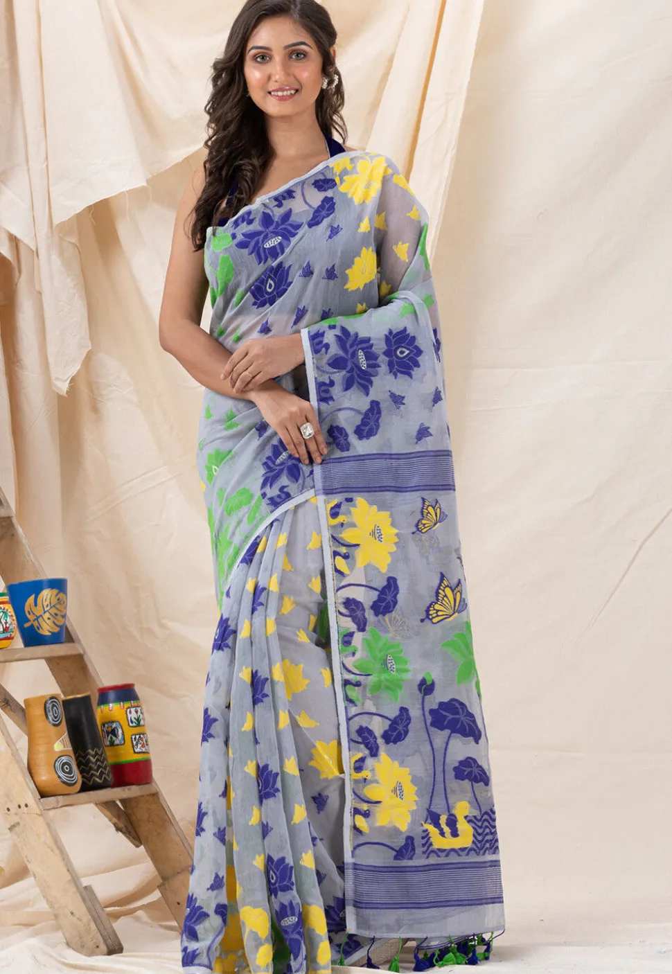 Handloom Cotton Saree in Light Grey