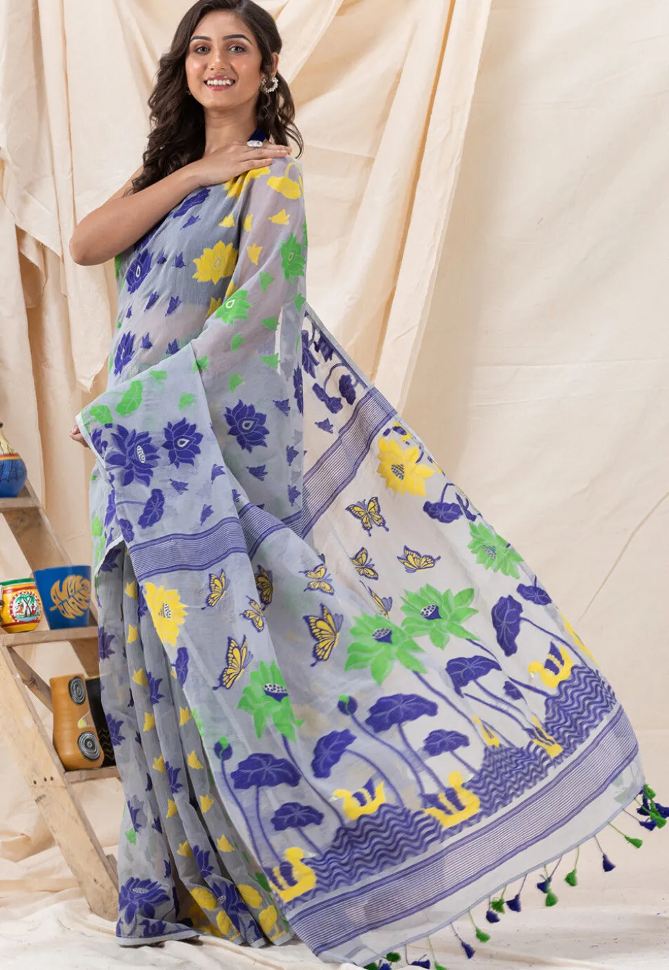 Handloom Cotton Saree in Light Grey