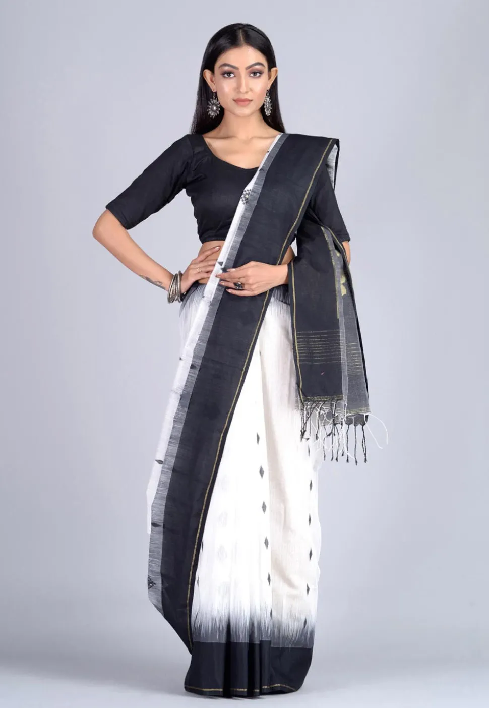 Handloom Cotton Silk Jamdani Saree in White and Black