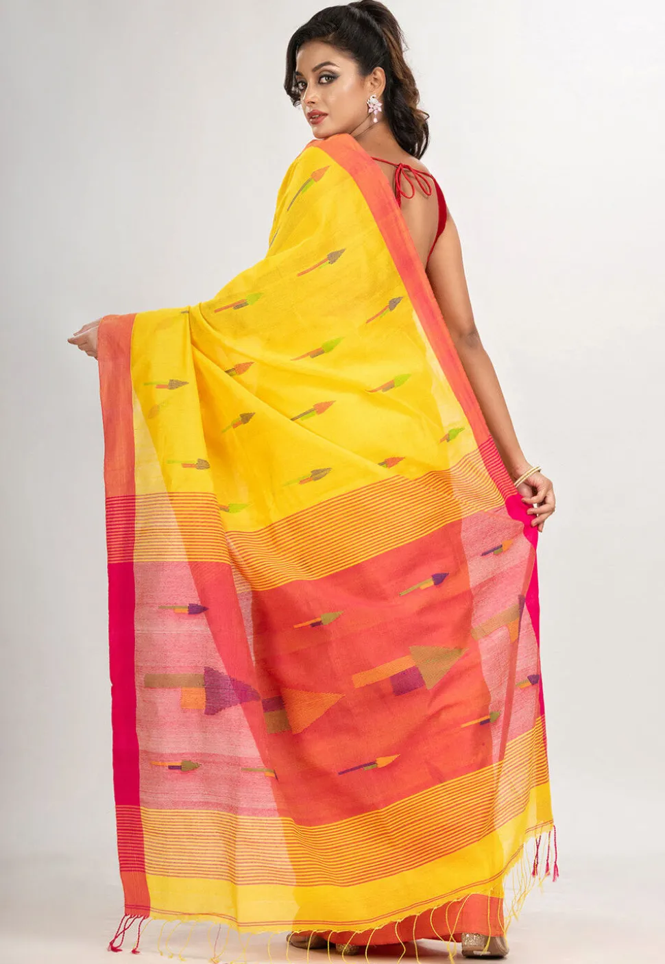 Handloom Jamdani Cotton Saree in Yellow