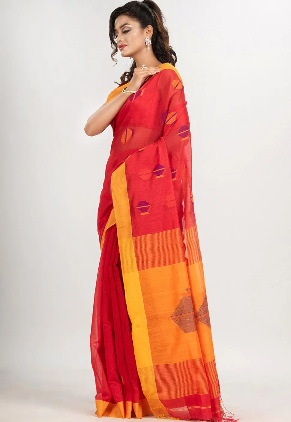 Handloom Jamdani Cotton Saree in Red