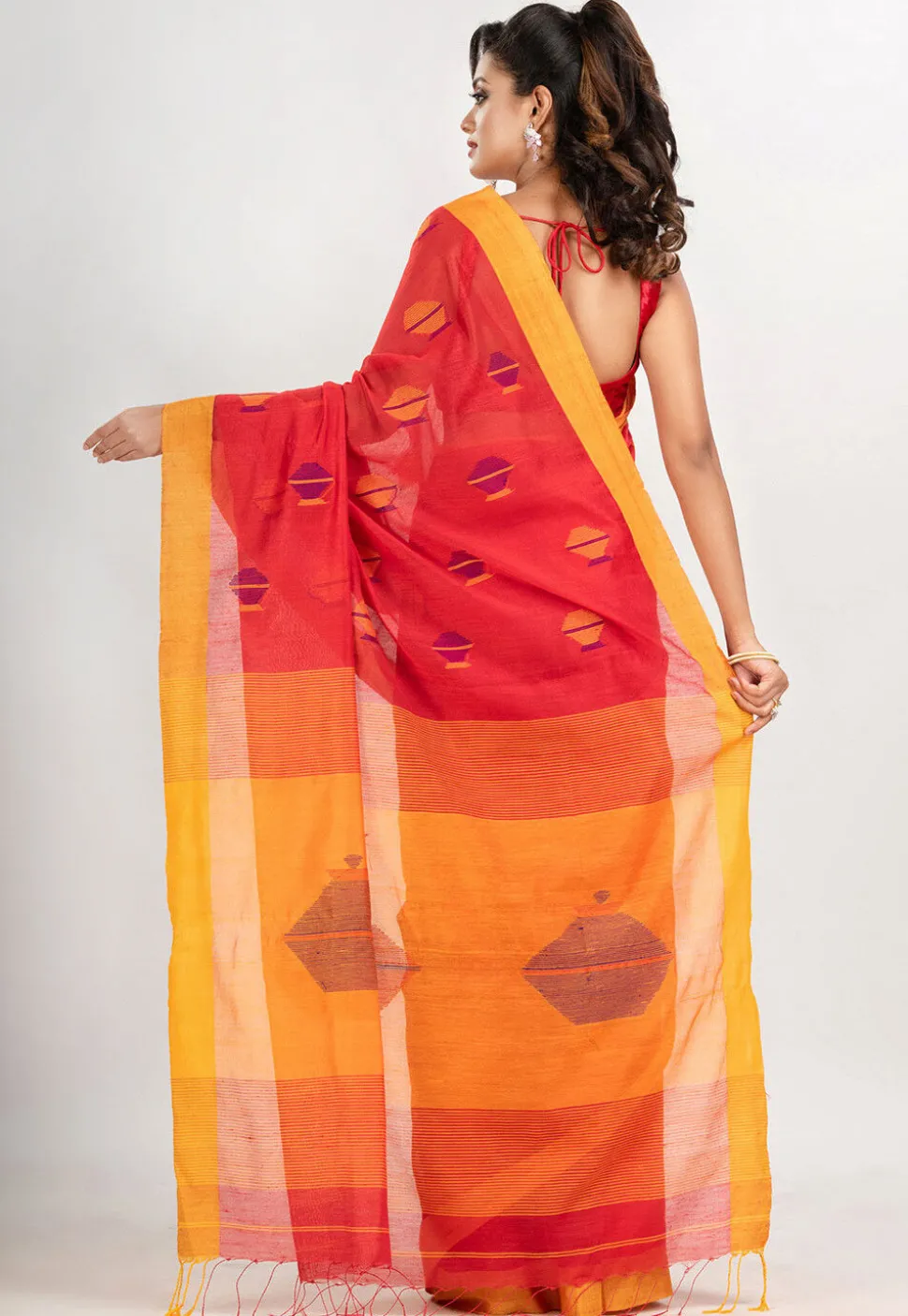Handloom Jamdani Cotton Saree in Red