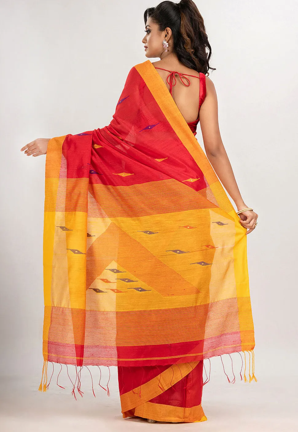Handloom Jamdani Cotton Saree in Red