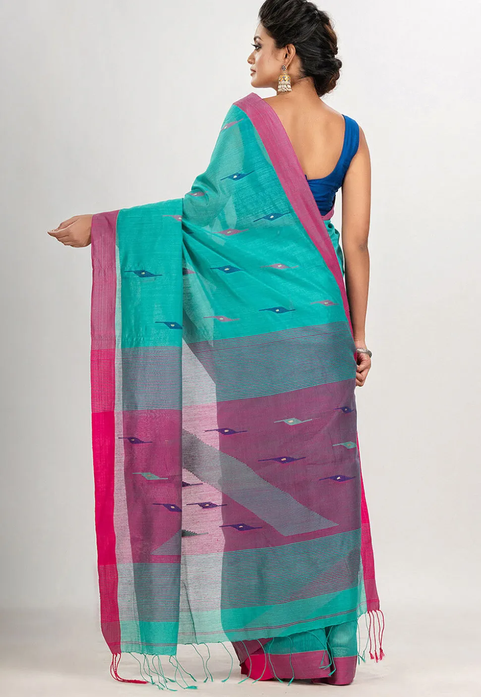 Handloom Jamdani Cotton Saree in Turquoise