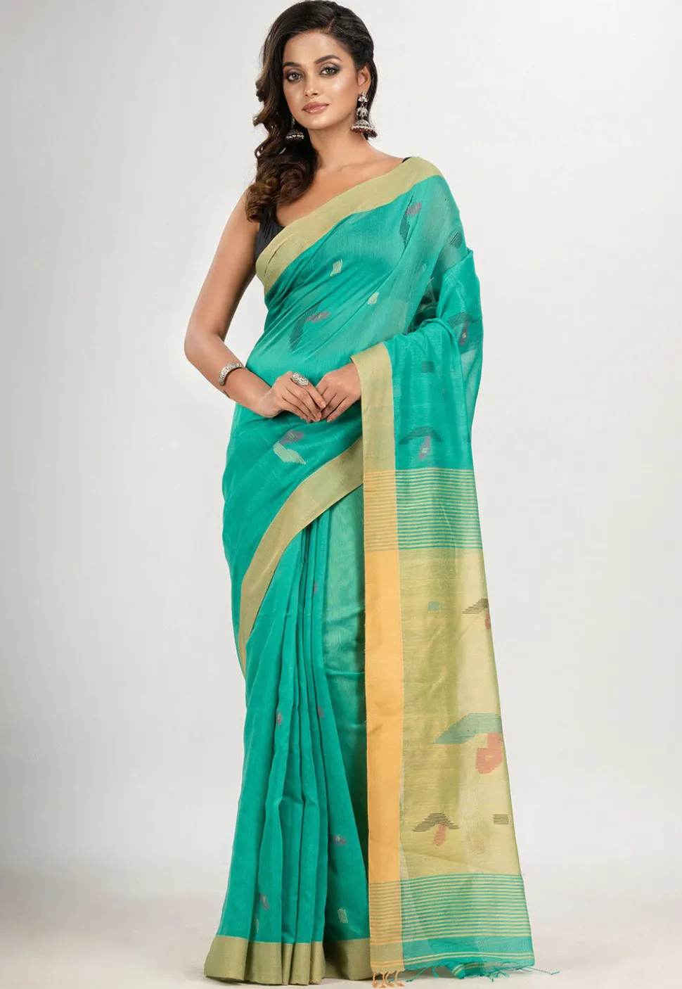 Handloom Jamdani Cotton Saree in Light Green