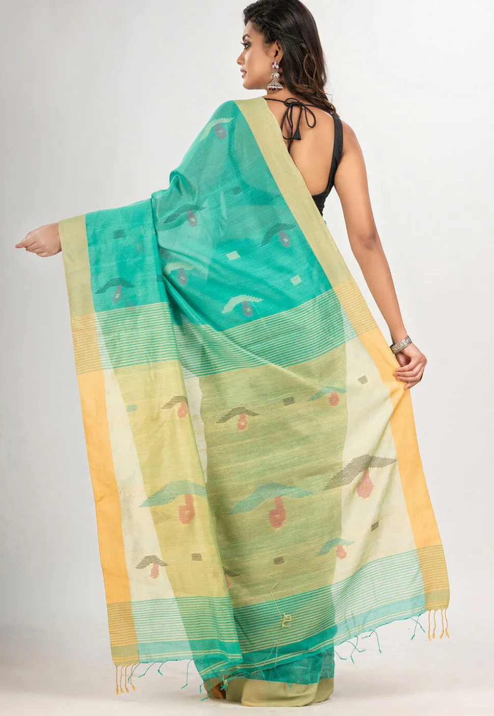 Handloom Jamdani Cotton Saree in Light Green