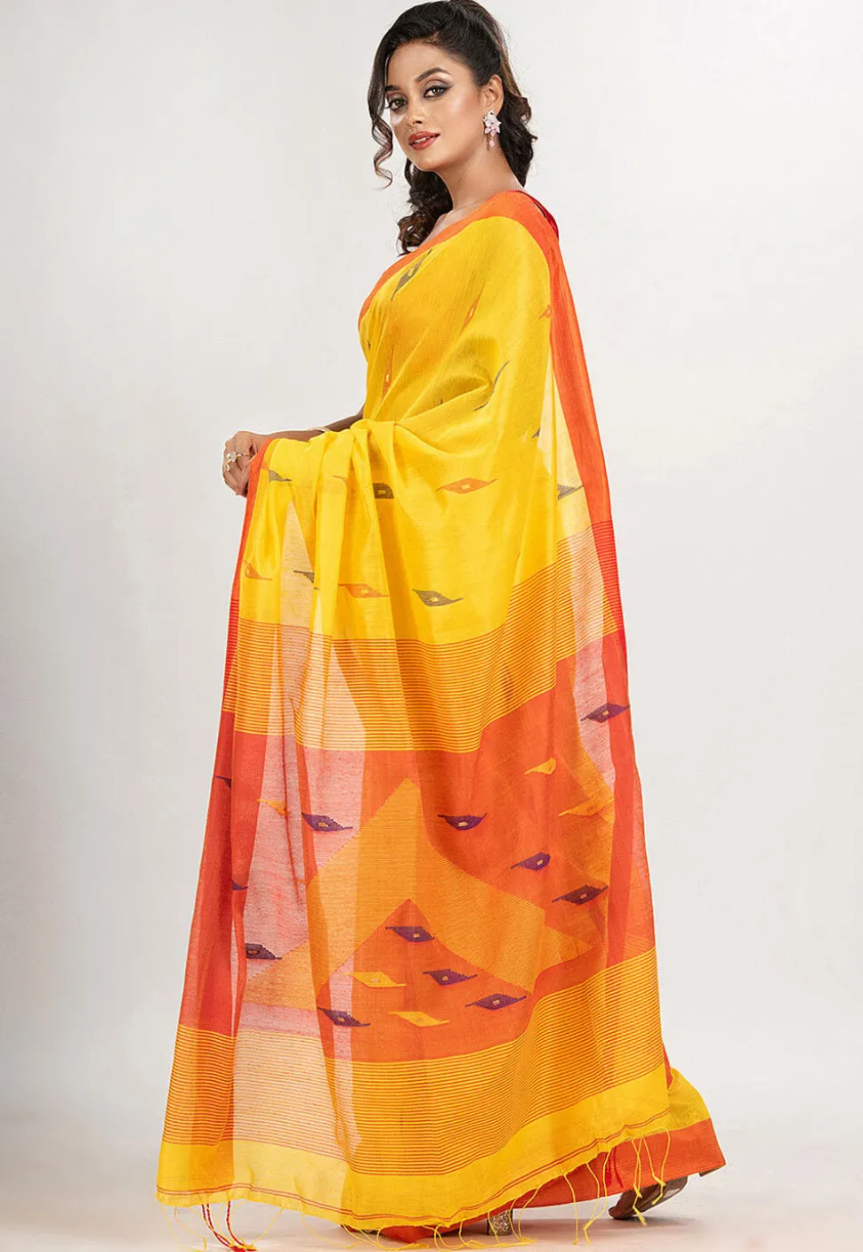 Handloom Jamdani Cotton Saree in Yellow