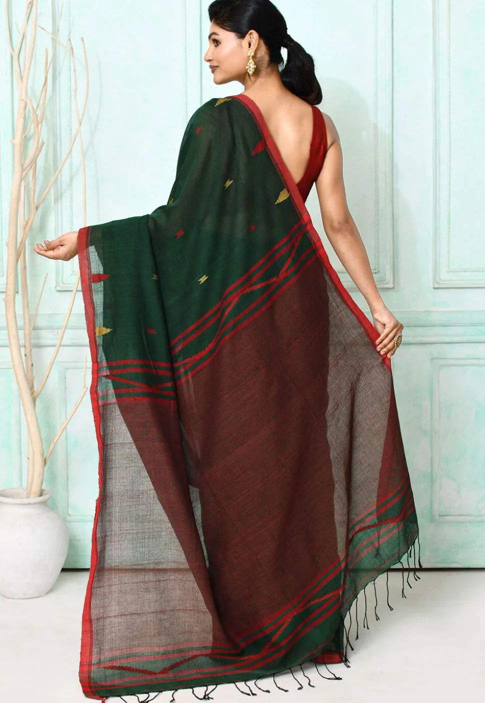Handloom Jamdani Pure Cotton Saree in Dark Green