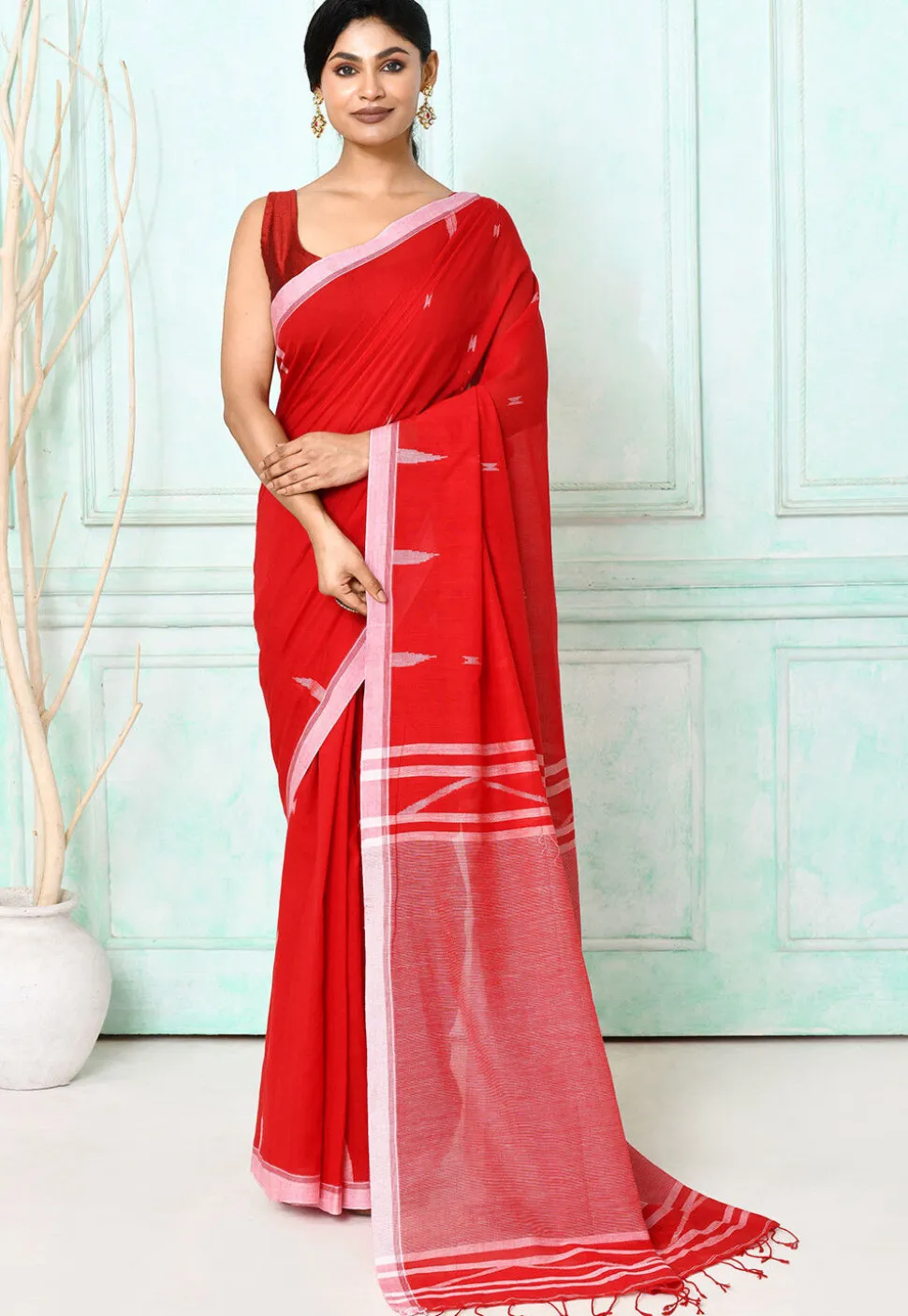Handloom Jamdani Pure Cotton Saree in Red