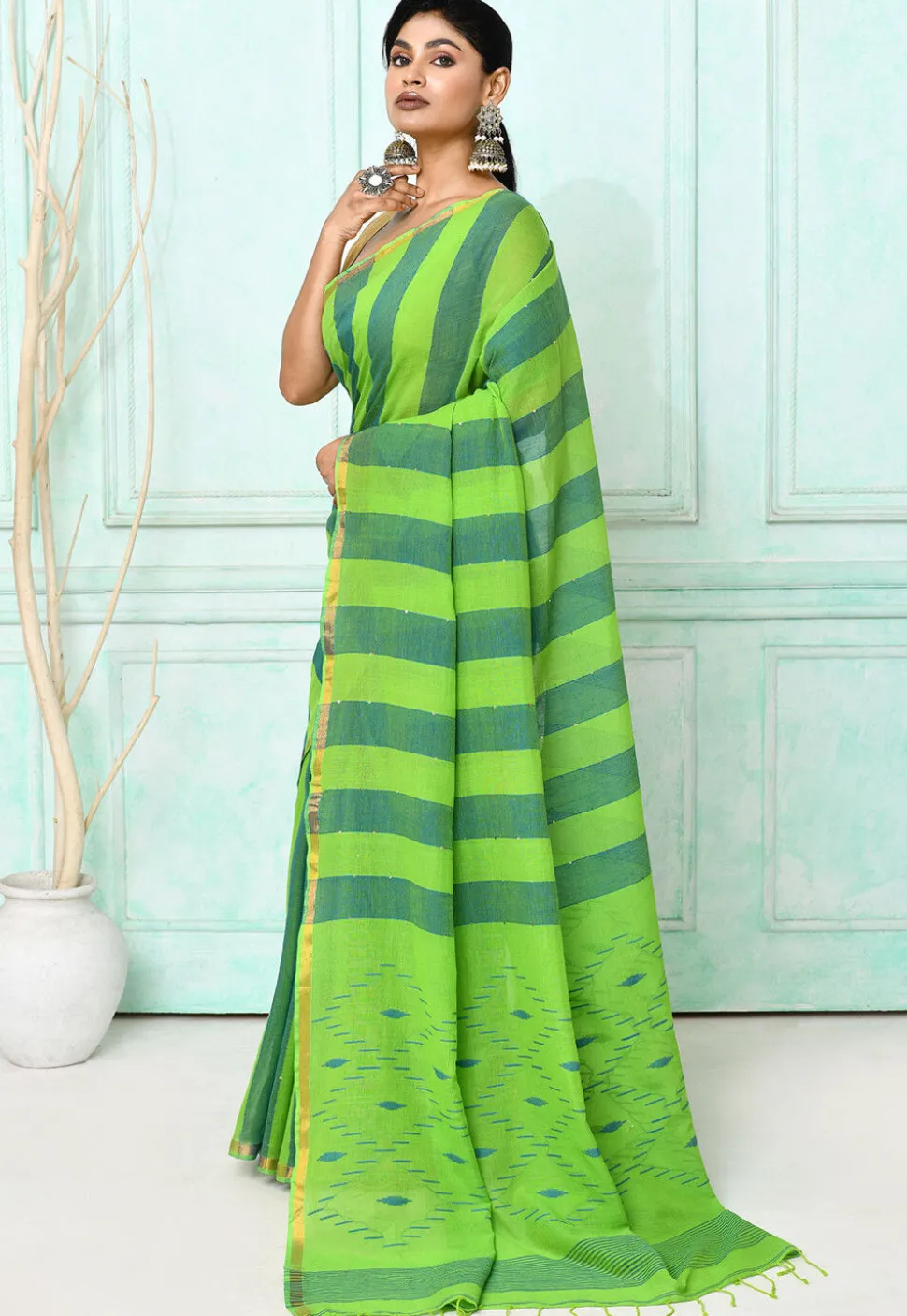 Handloom Jamdani Pure Cotton Saree in Green and Teal Green