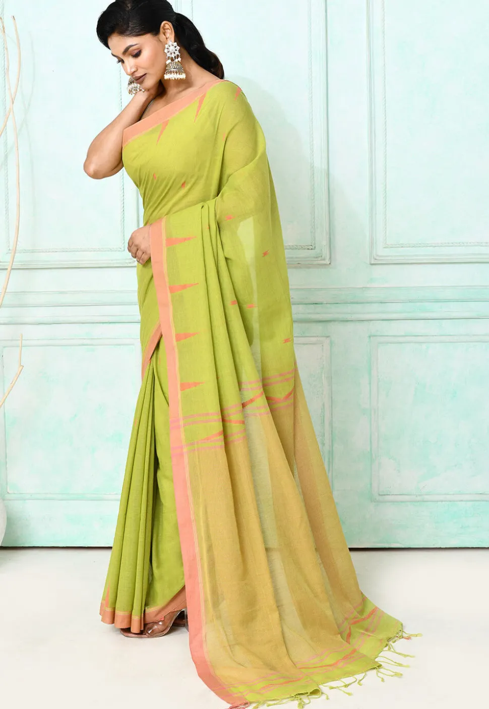 Handloom Jamdani Pure Cotton Saree in Light Green