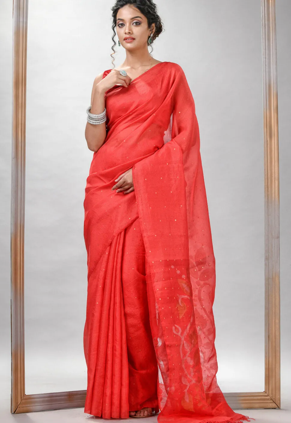 Handloom Jamdani Pure Matka Silk Saree in Red