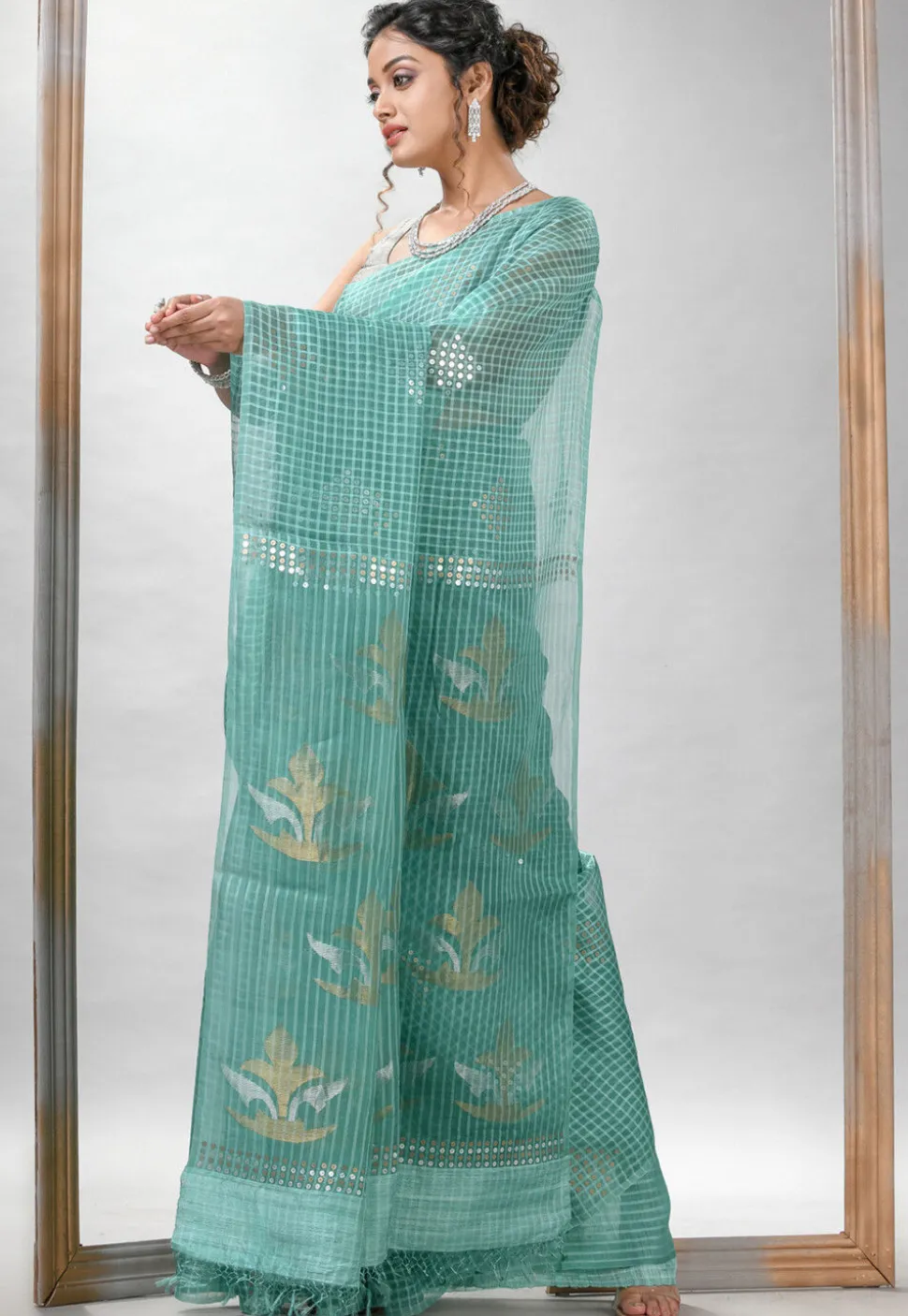 Handloom Jamdani Pure Matka Silk Saree in Pastel Green