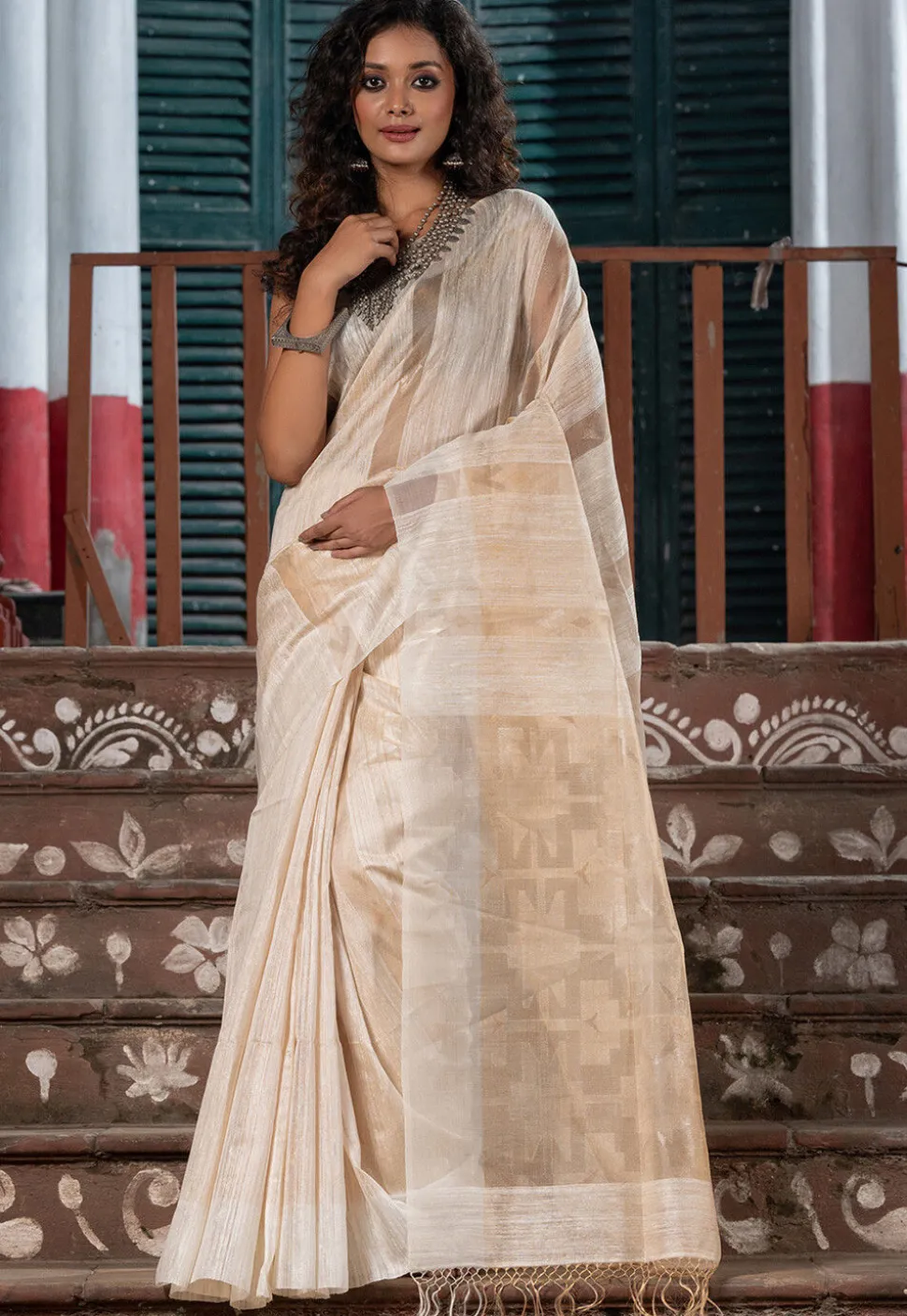 Handloom Jamdani Pure Matka Silk Saree in Off White