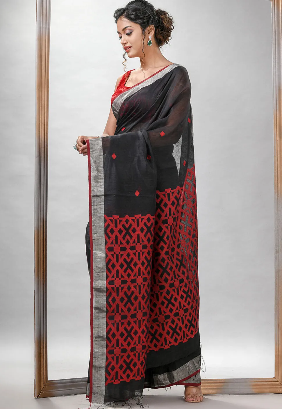 Handloom Linen Silk Saree in Black