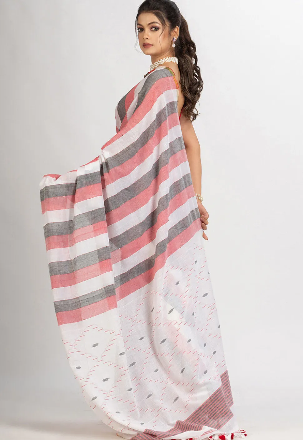 Handloom Pure Cotton Saree in Multicolor