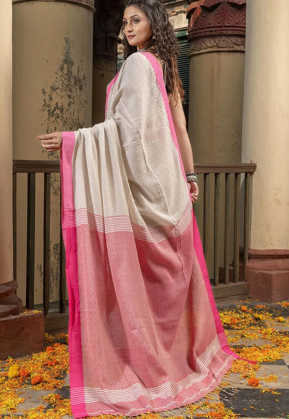 Handloom Pure Cotton Saree in Off White