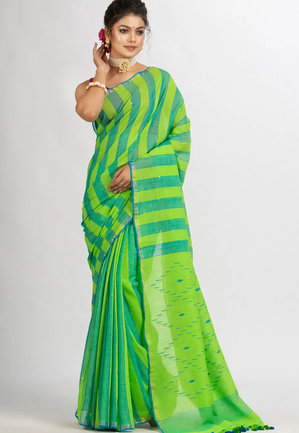 Handloom Pure Cotton Saree in Light Green and Green