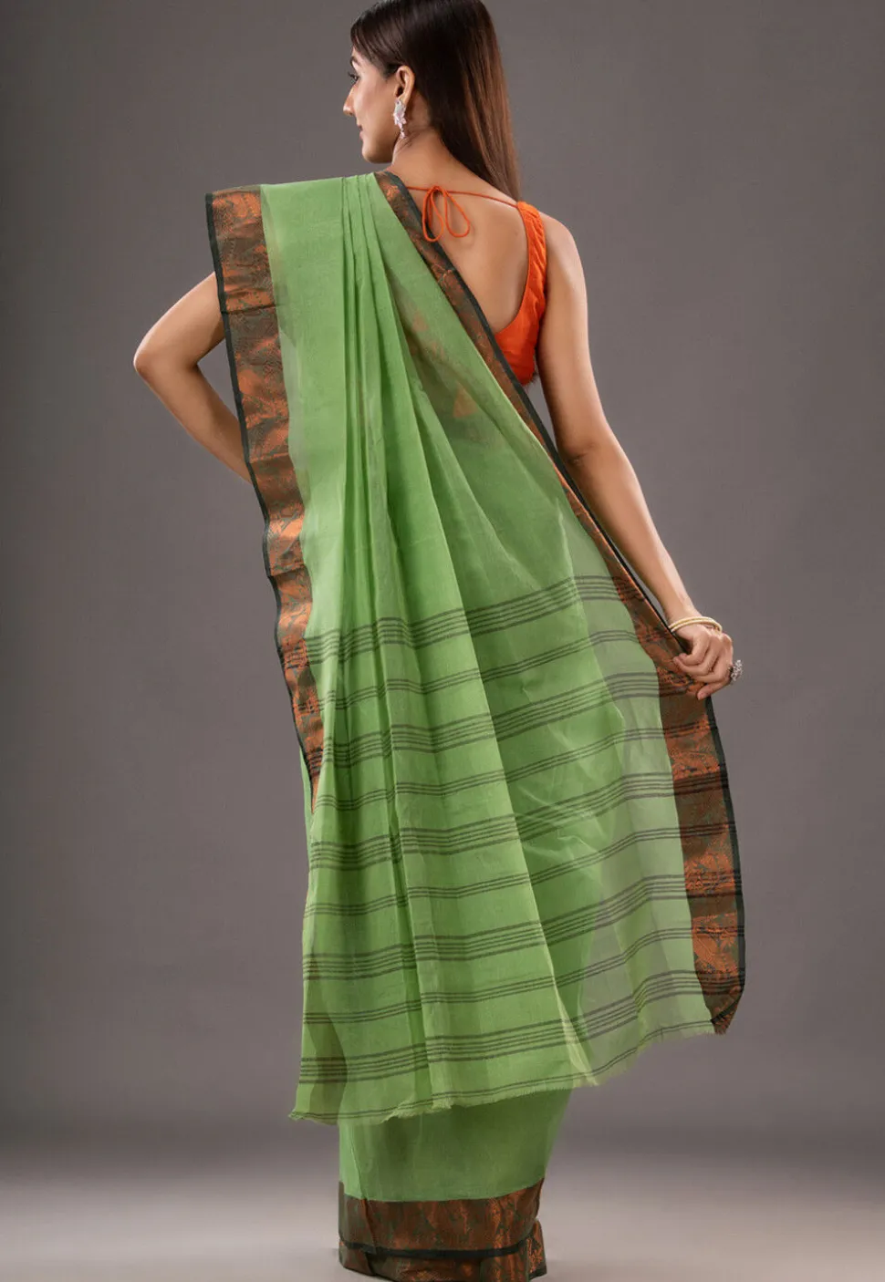 Handloom Pure Cotton Tant Saree in Light Olive Green
