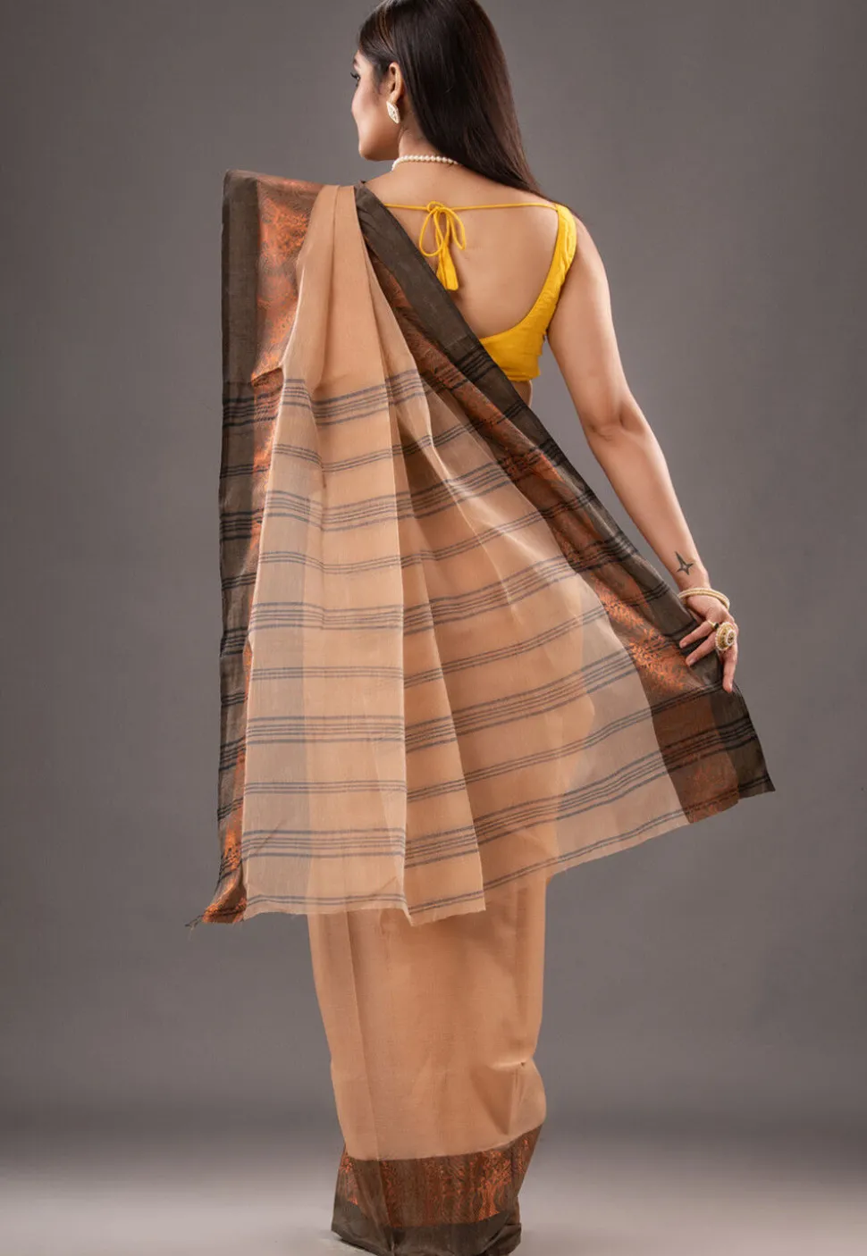 Handloom Pure Cotton Tant Saree in Peach