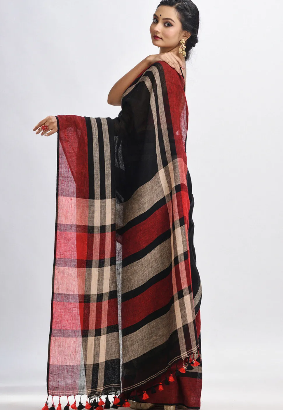 Handloom Pure Linen Saree in Black