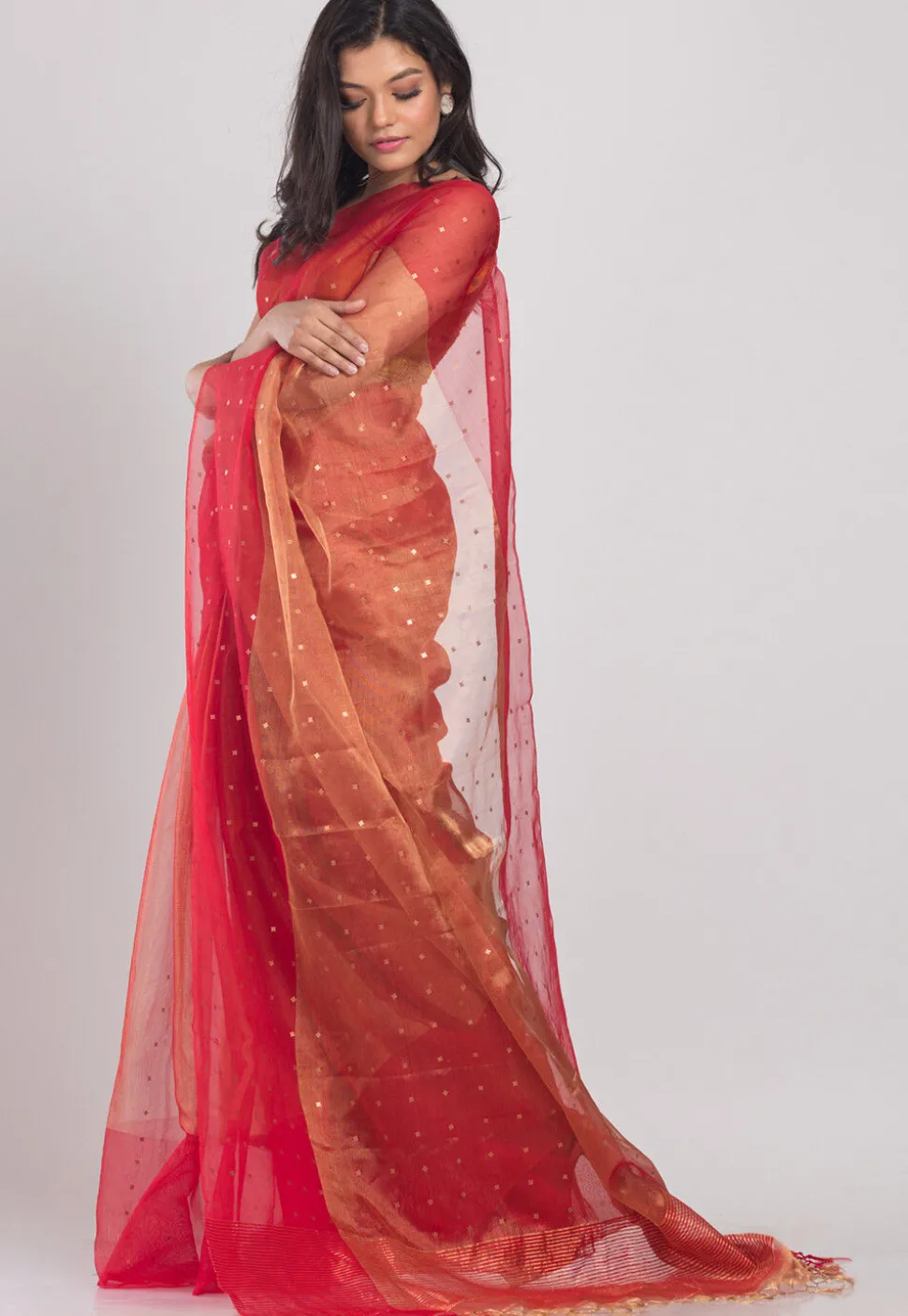 Handloom Pure Muslin Silk Saree in Peach and Red