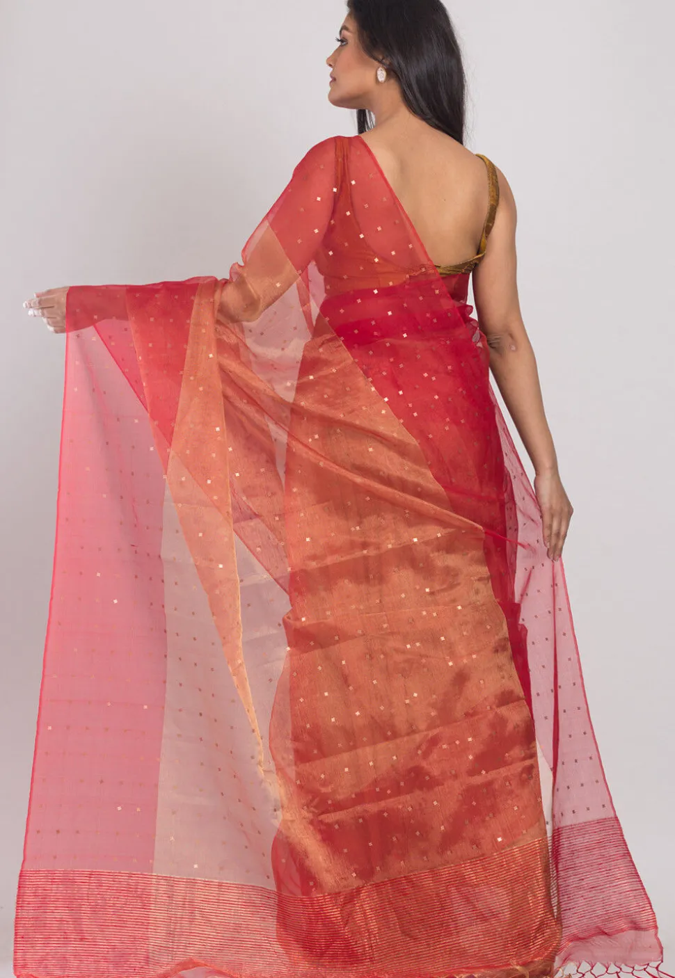 Handloom Pure Muslin Silk Saree in Peach and Red
