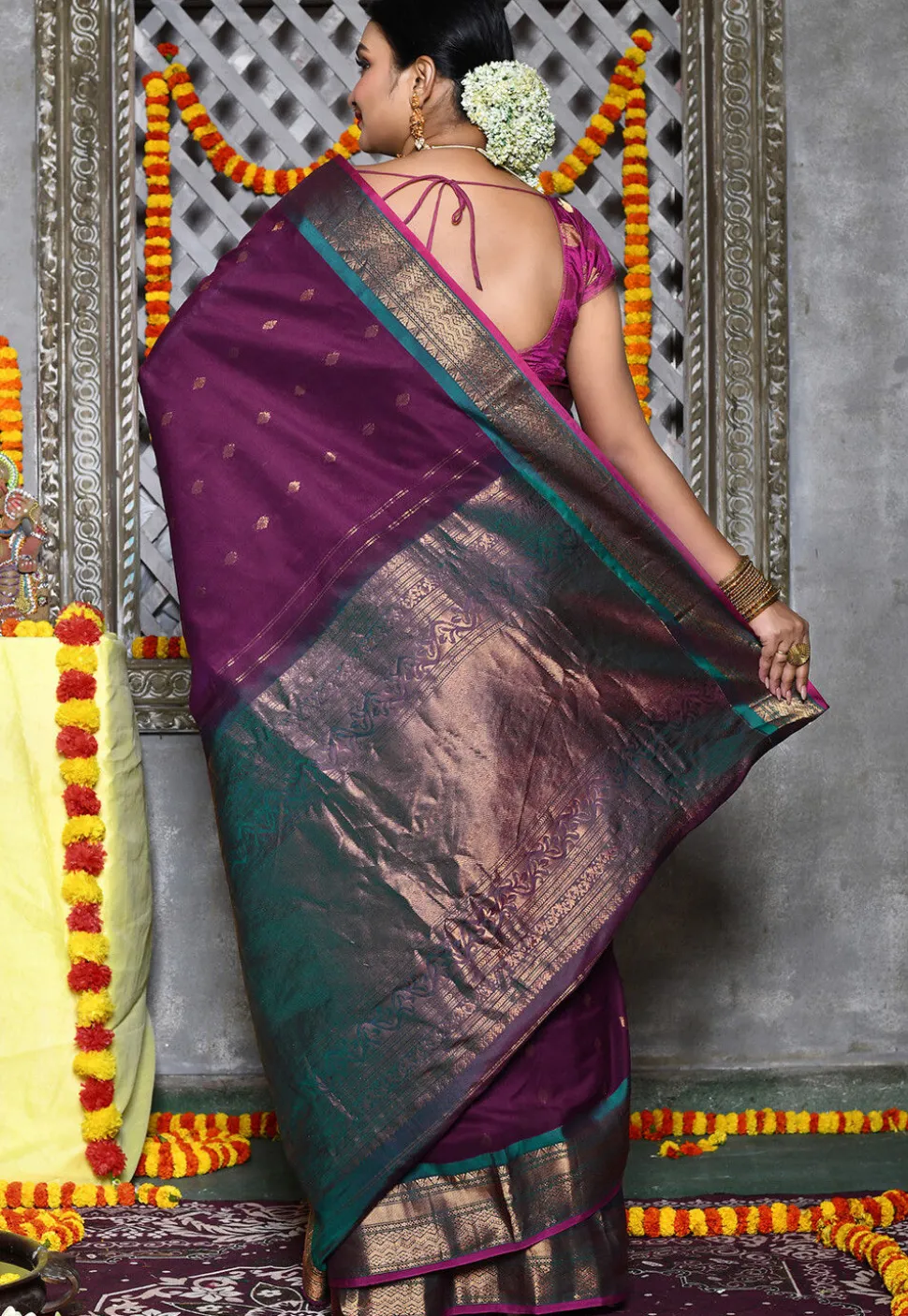 Handloom Pure Silk Cotton Gadwal Saree in Dark Purple