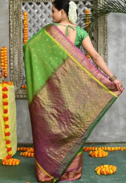 Handloom Pure Silk Cotton Gadwal Saree in Light Green