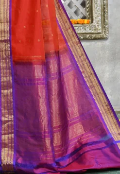 Handloom Pure Silk Cotton Gadwal Saree in Red