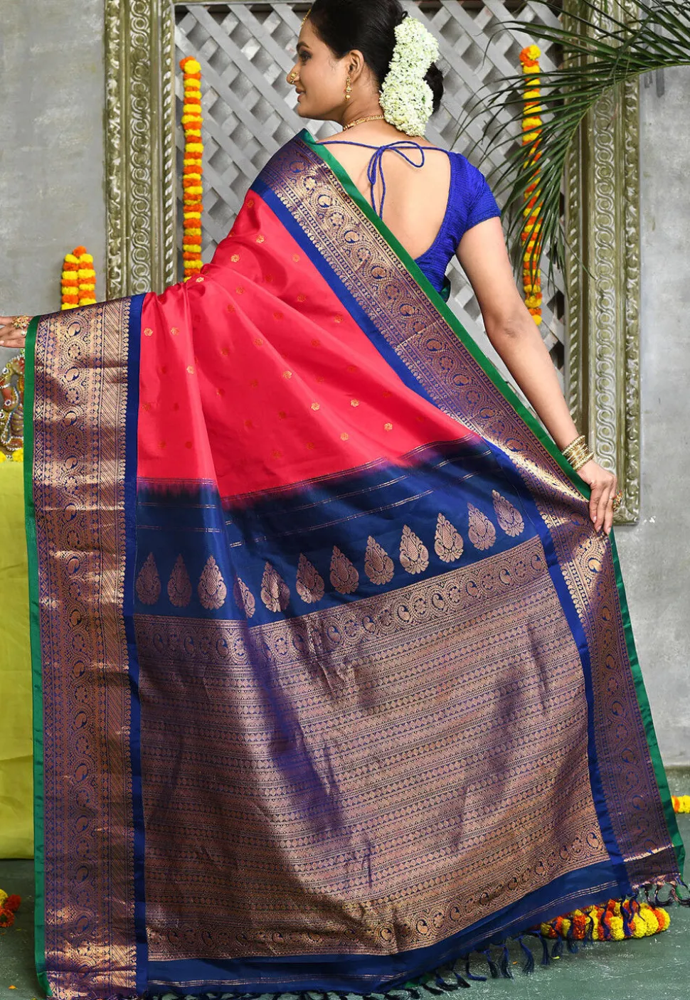 Handloom Pure Silk Gadwal Saree in Orange and Pink Dual Tone