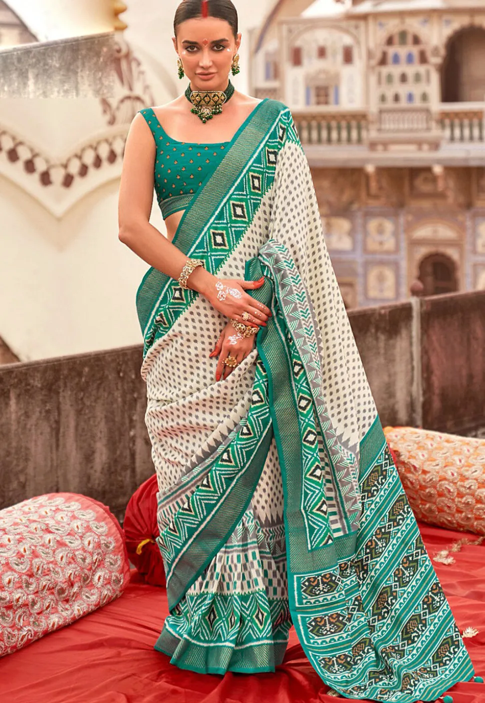 Ikat Printed Viscose Silk Saree in Off White