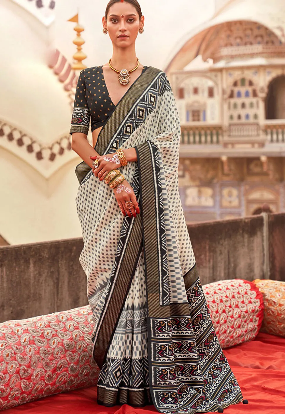 Ikat Printed Viscose Silk Saree in Off White