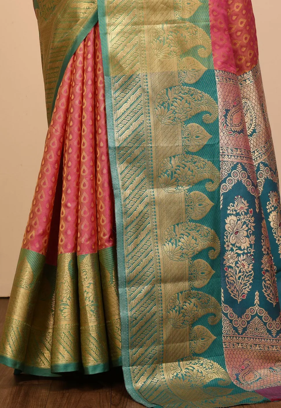 Kanchipuram Saree in Fuchsia