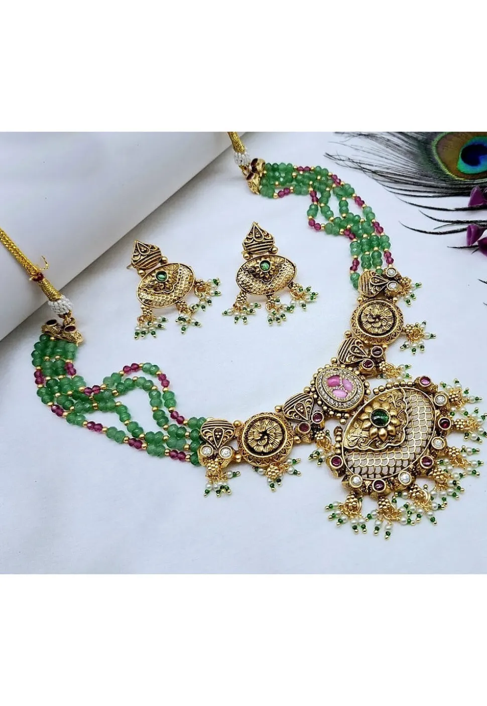 Kemp Stone Studded Necklace Set