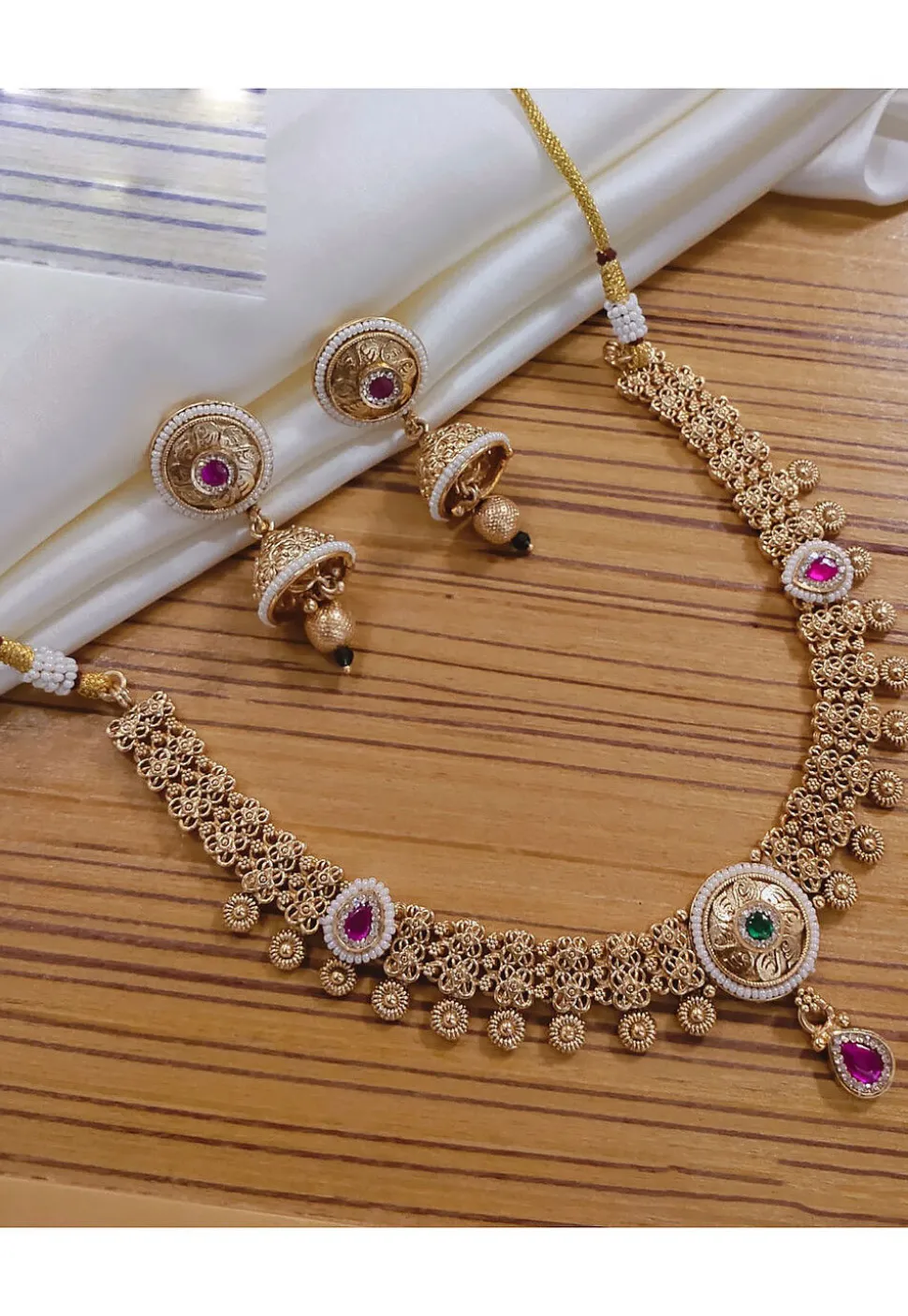 Kemp Stone Studded Necklace Set