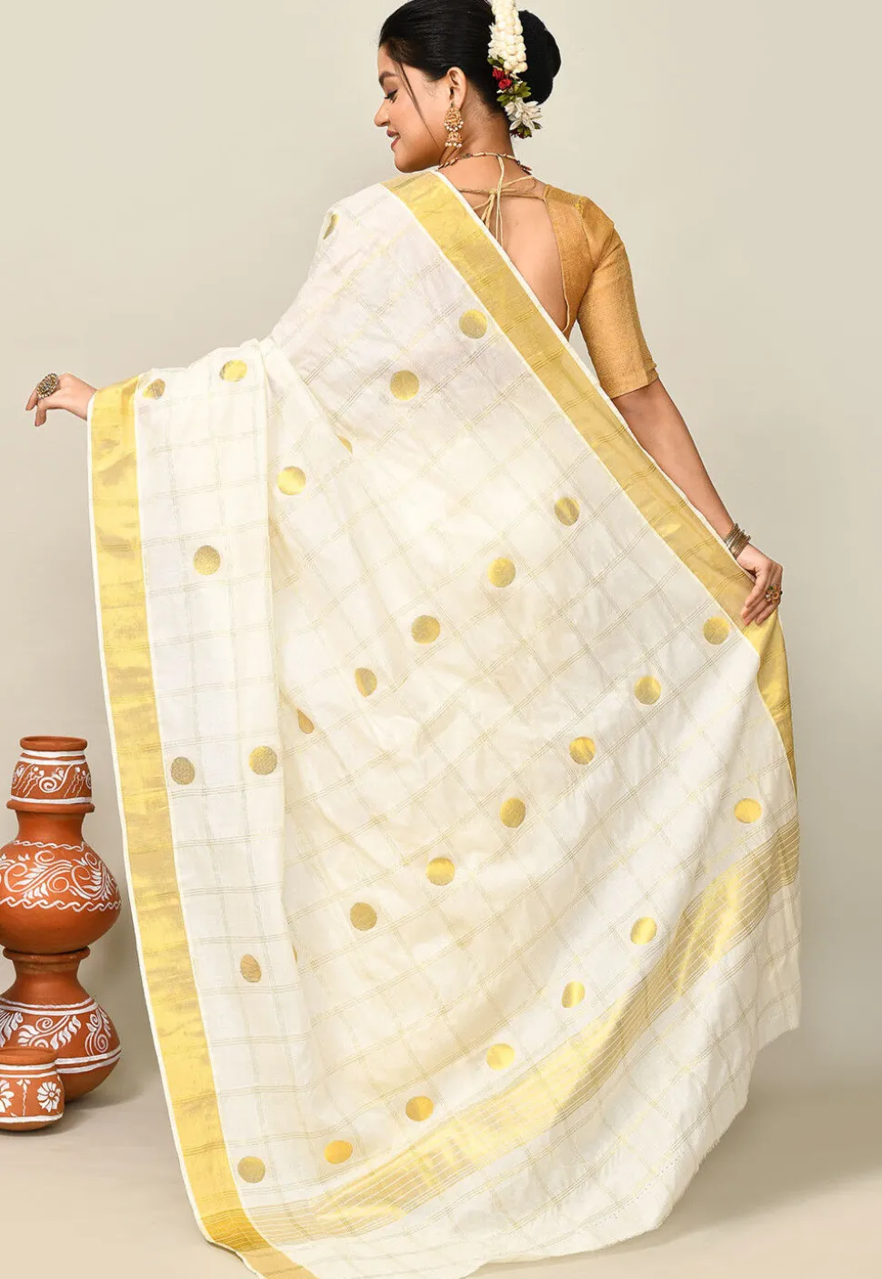 Kerala Kasavu Pure Cotton Saree in Off White