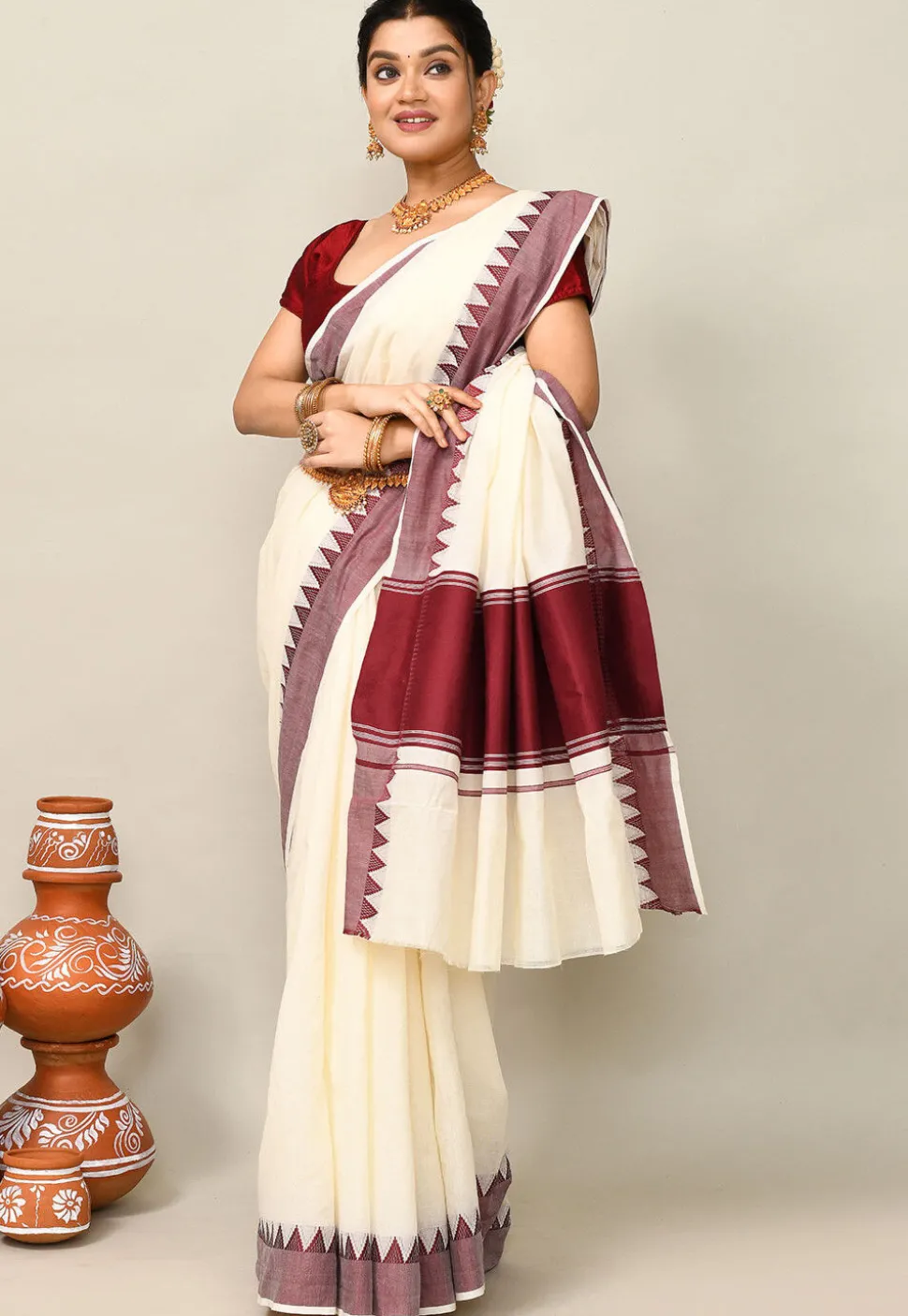 Kerala Kasavu Pure Cotton Saree in Off White