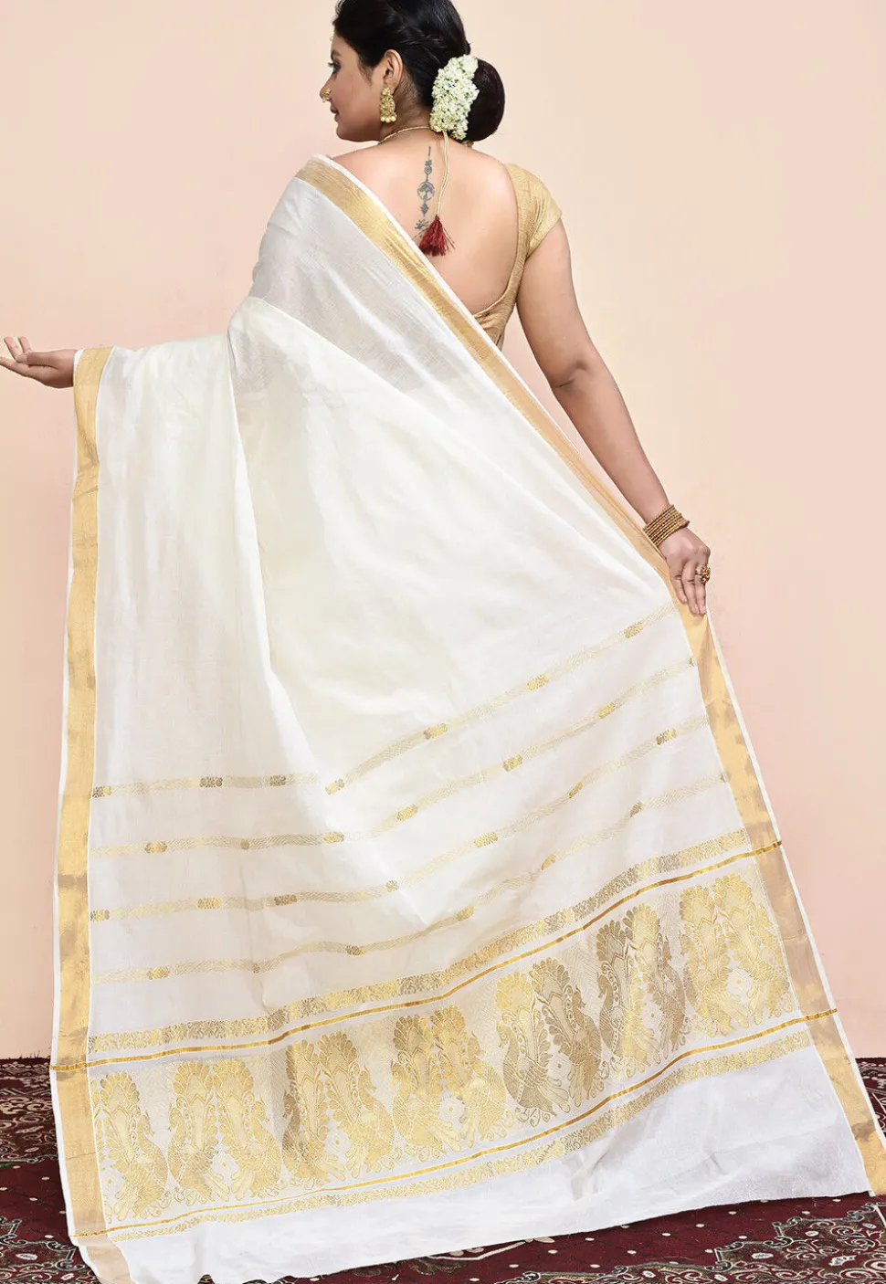 Kerela Kasavu Pure Cotton Saree in Off White