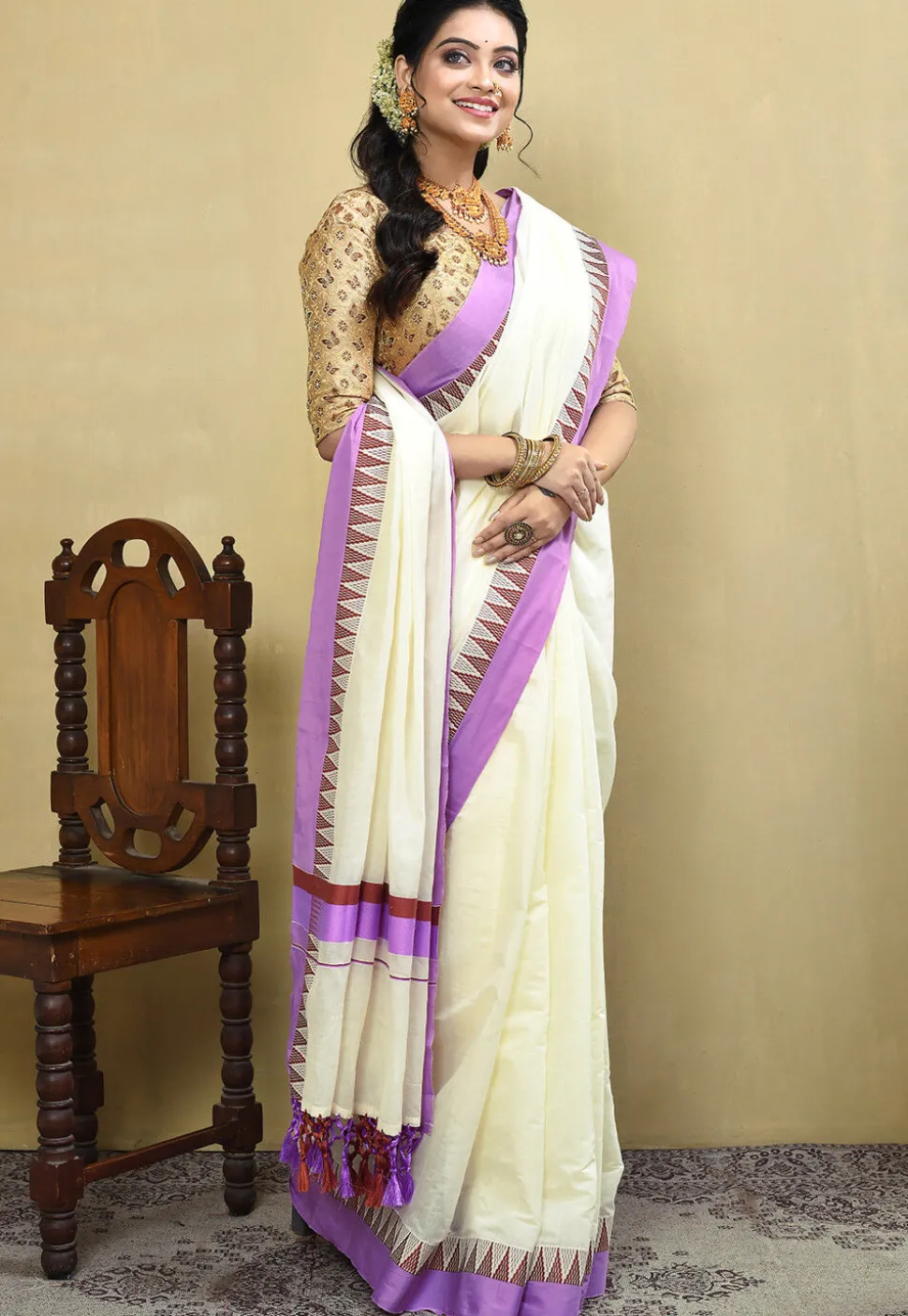 Kerela Kasavu Pure Cotton Saree in Off White