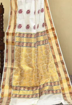 Kerela Kasavu Pure Cotton Saree in Off White