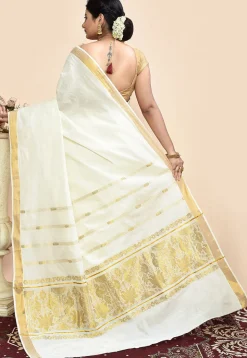 Kerela Kasavu Pure Cotton Saree in Off White